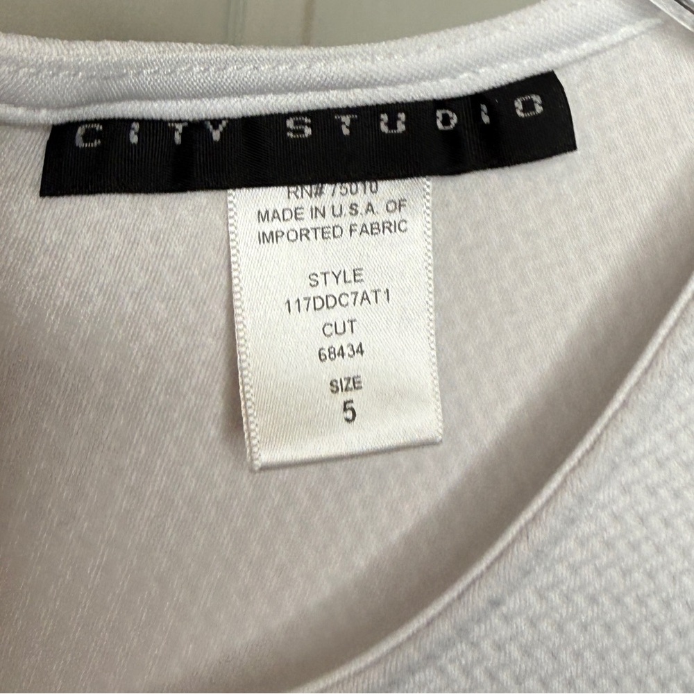 City Studio White Lace Mini Dress Lined Zip Up Size 5 - Picture 10 of 10